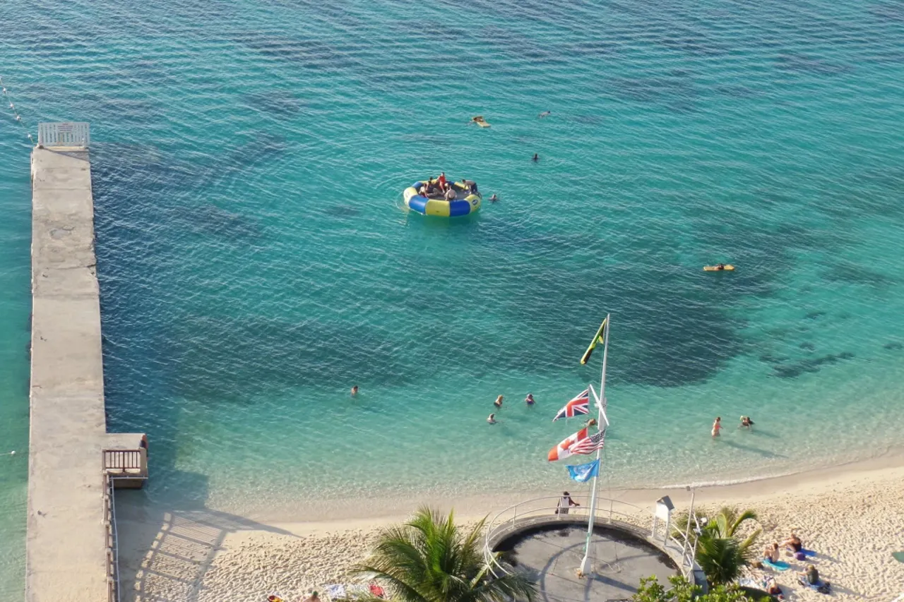 Baywatch Beach at Montego Bay Club — ภาพห้องพักและบรรยากาศ