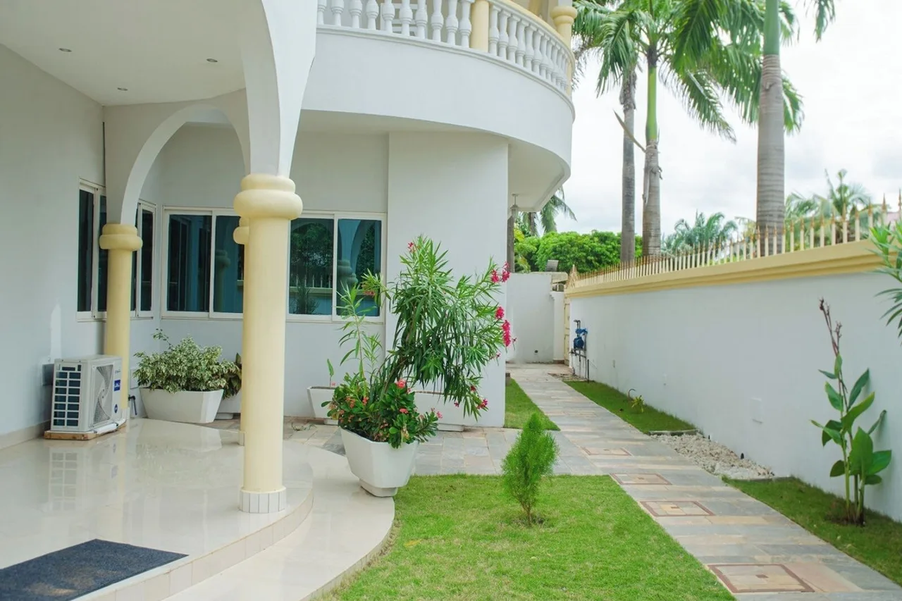 Beach Sand Hotel and Resort — ภาพห้องพักและบรรยากาศ