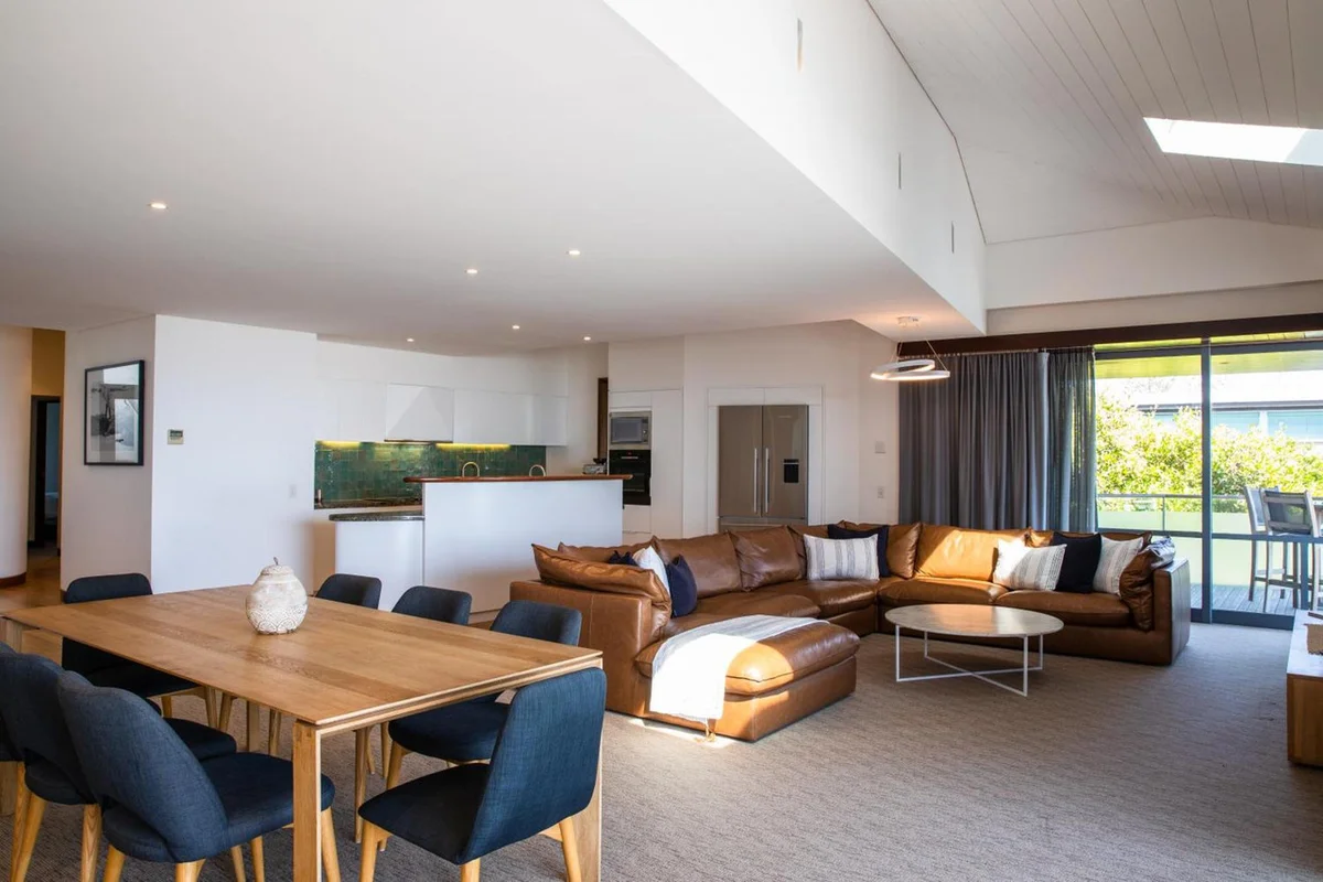 Beach Suites — rooms and atmosphere