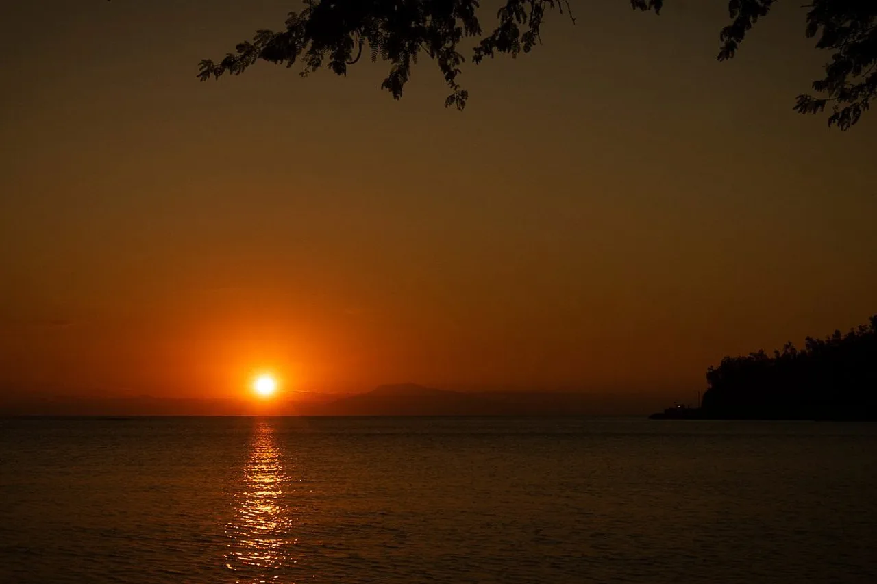 Beachside Hotel Dili — rooms and atmosphere