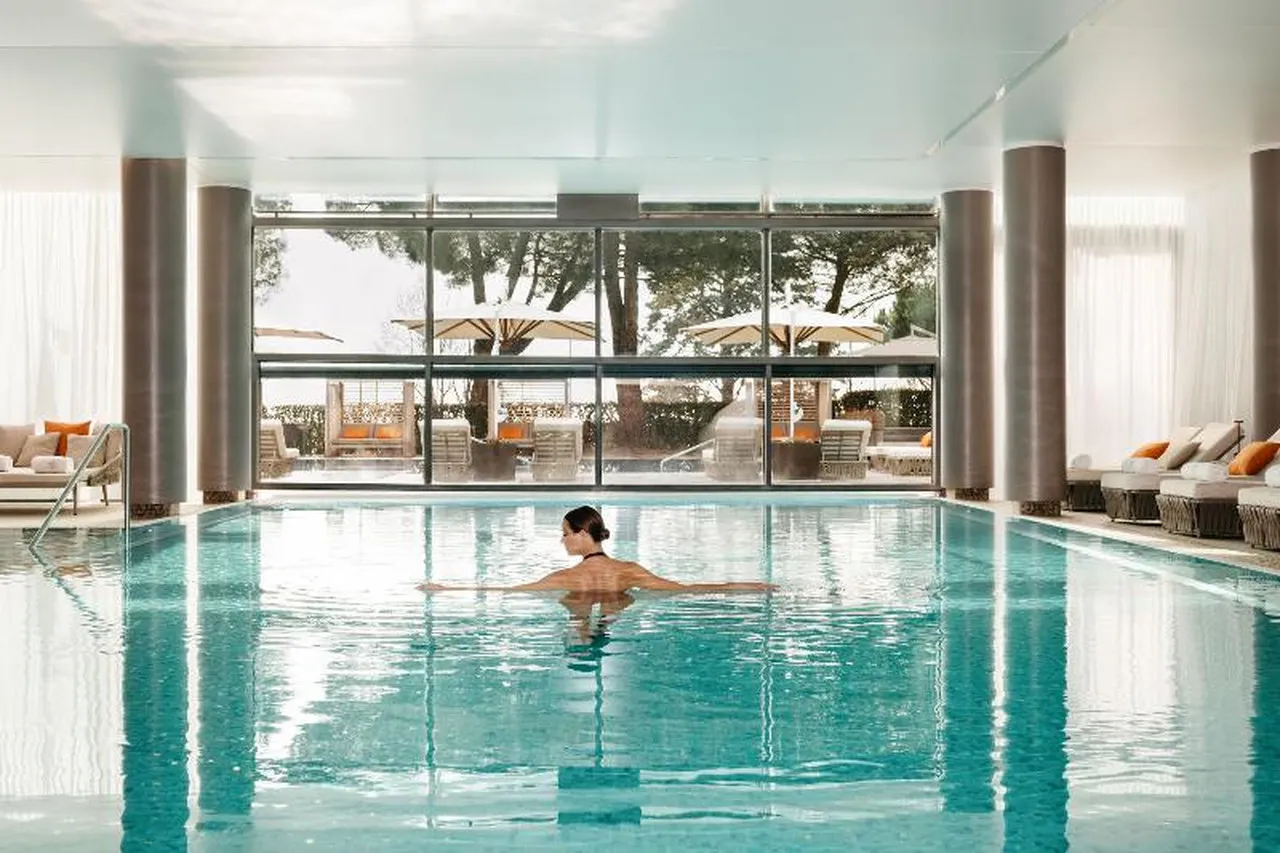 Beau-Rivage Palace — ภาพห้องพักและบรรยากาศ