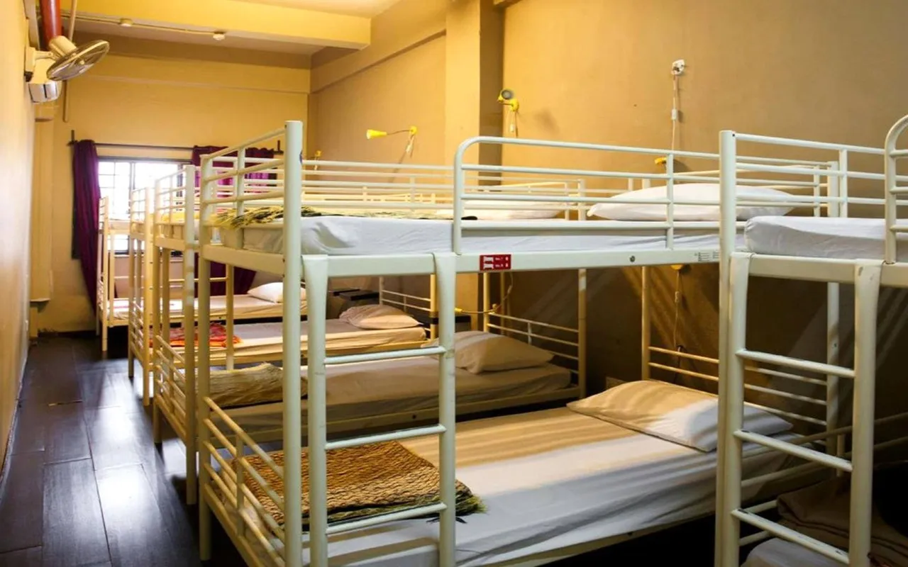 Beds and Dreams Inn @ Clarke Quay — rooms and atmosphere