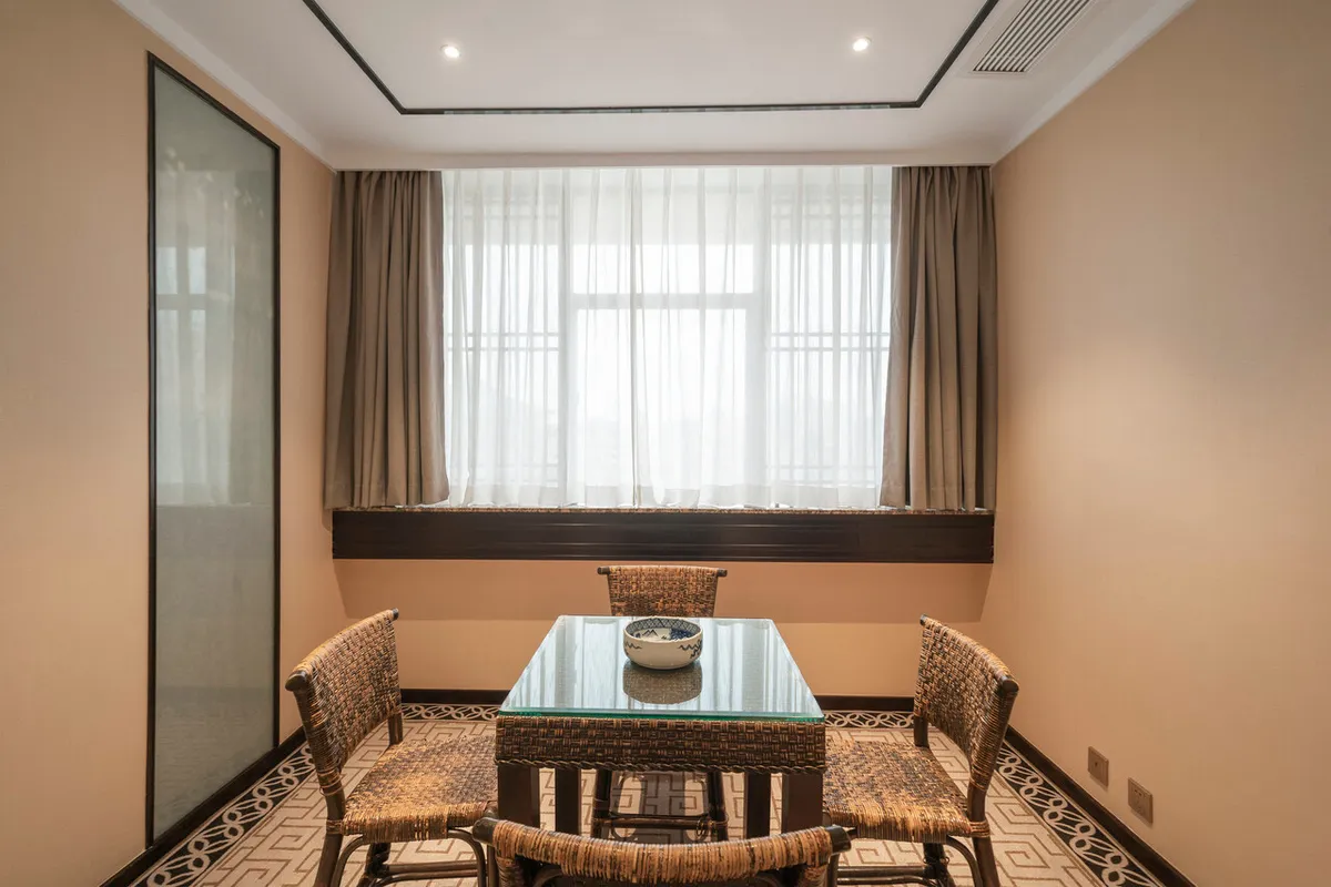 Bell Tower Hotel Xi'an — rooms and atmosphere