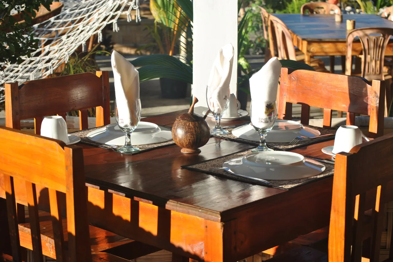 Beloi Beach Hotel Dive Resort — ภาพห้องพักและบรรยากาศ