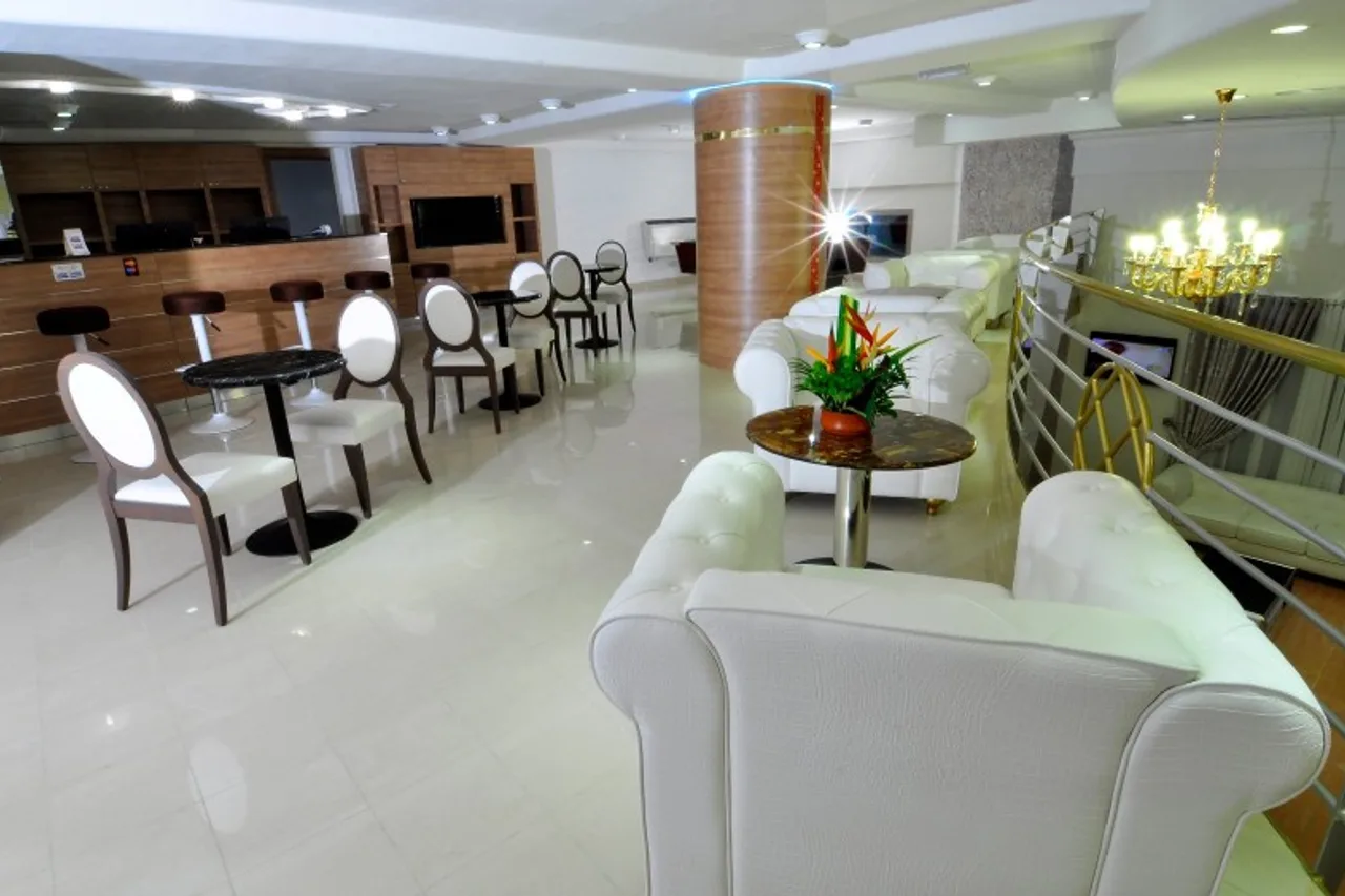 Benin Royal Hotel — rooms and atmosphere