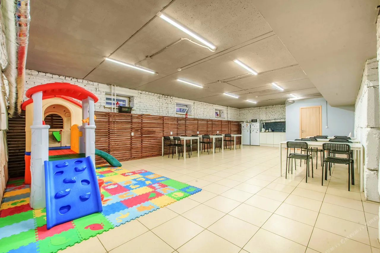 Lowcost Hotel Berison Kamala — rooms and atmosphere