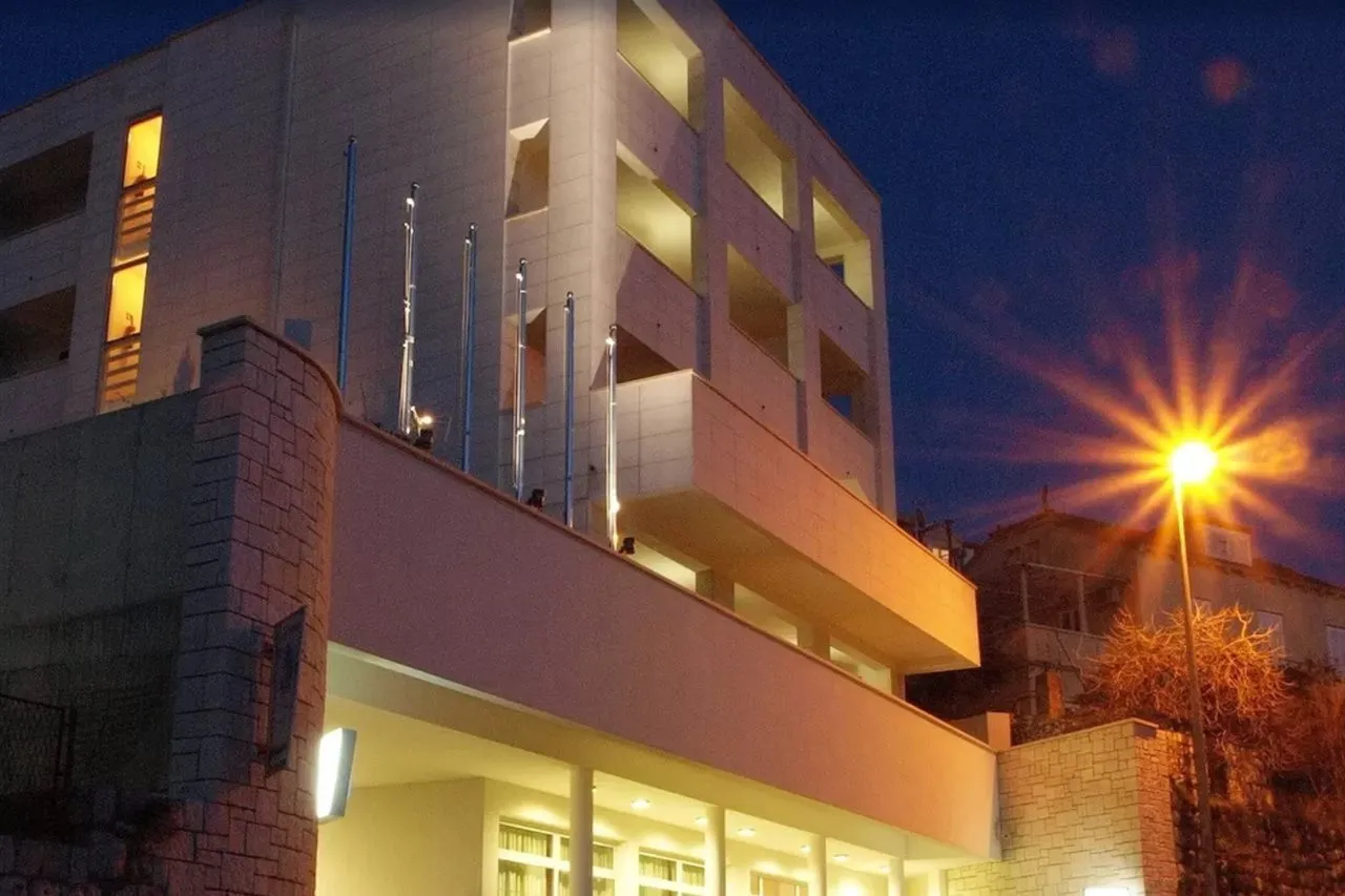 Berkeley Hotel & Day Spa — rooms and atmosphere