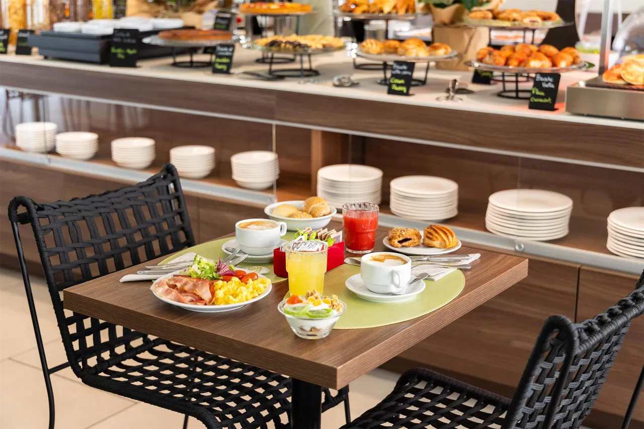 Best Western Hotel Luxor — rooms and atmosphere