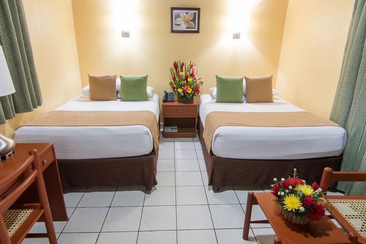 Best Western Las Mercedes Airport Managua — rooms and atmosphere
