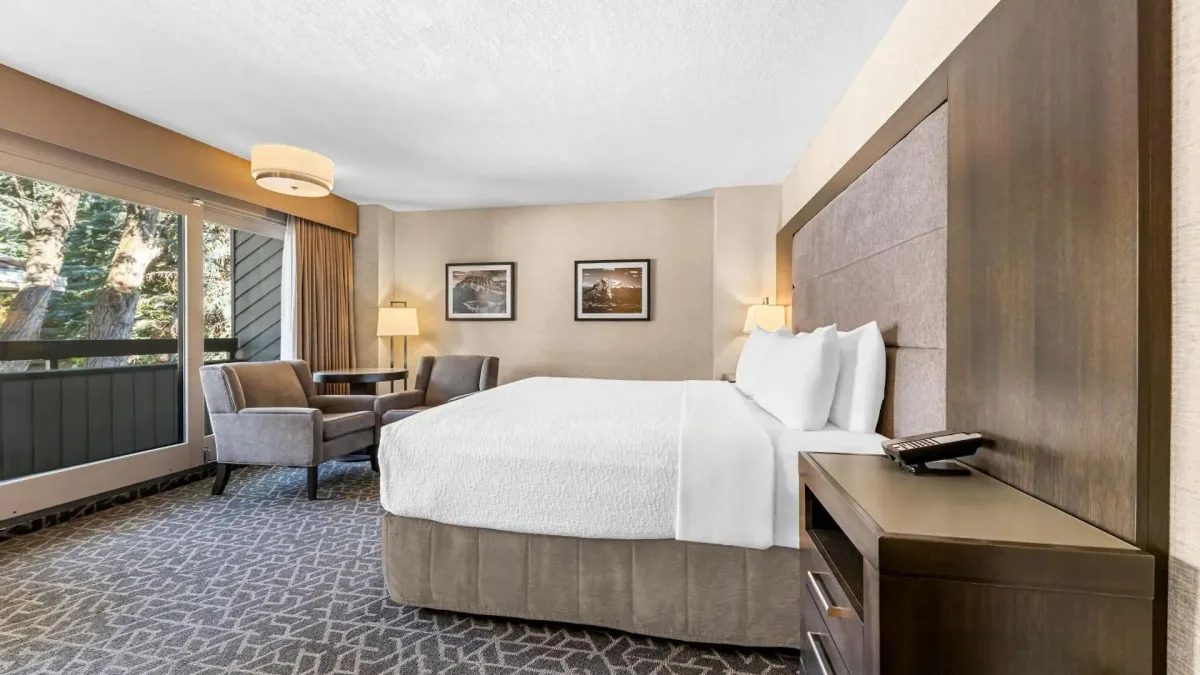 Best Western Plus Banff International Lodge — ภาพห้องพักและบรรยากาศ