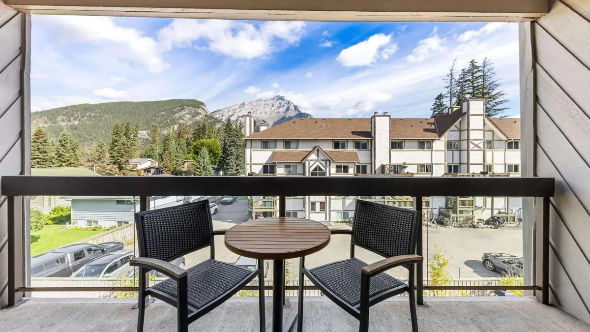 Best Western Plus Banff International Lodge — ภาพห้องพักและบรรยากาศ