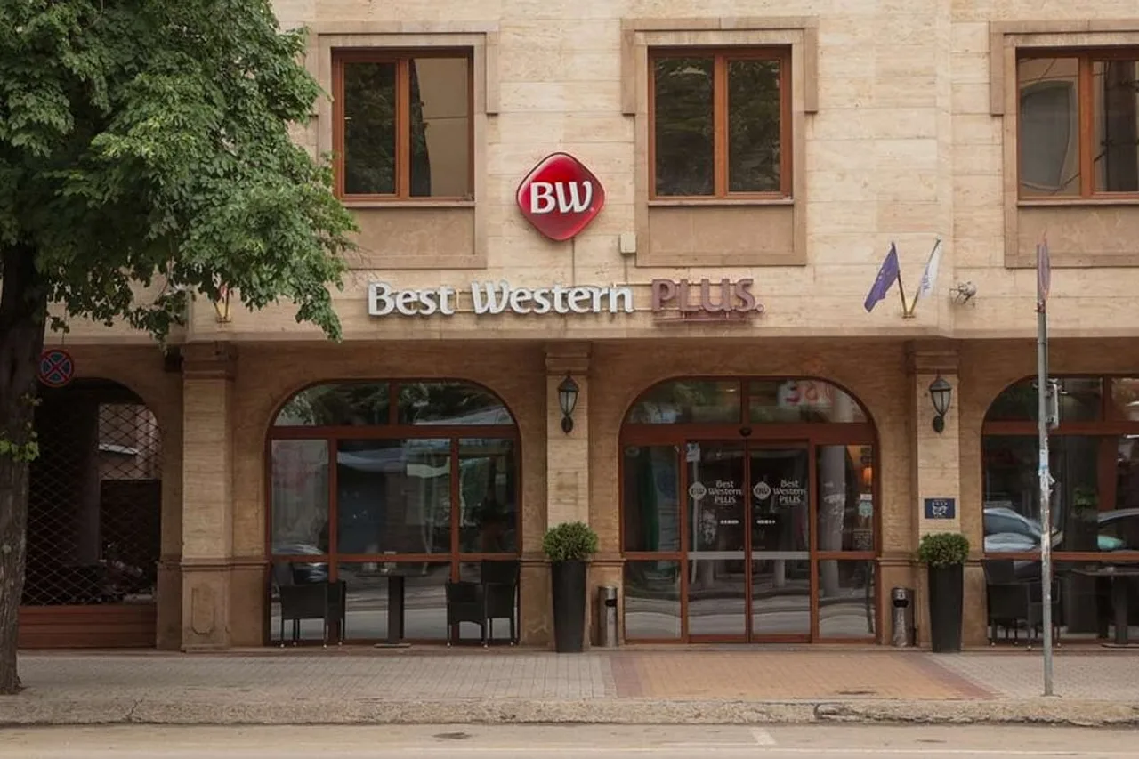 Best Western Plus Bristol Hotel — rooms and atmosphere