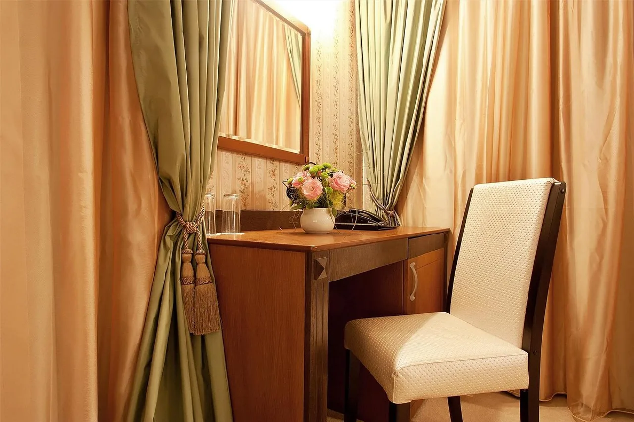 Best Western Plus Bristol Hotel — rooms and atmosphere