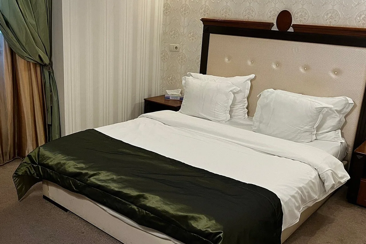 Best Western Plus Bristol Hotel — rooms and atmosphere