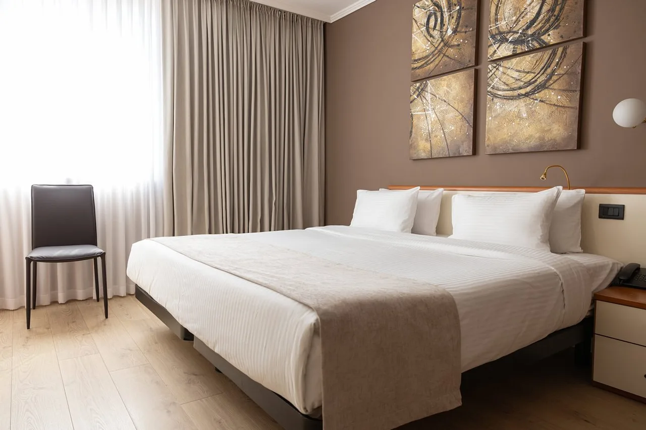 Best Western Plus Congress Hotel — rooms and atmosphere