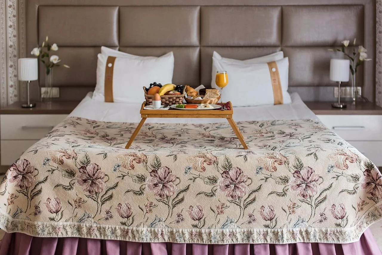 Best Western Plus Flowers Hotel — rooms and atmosphere
