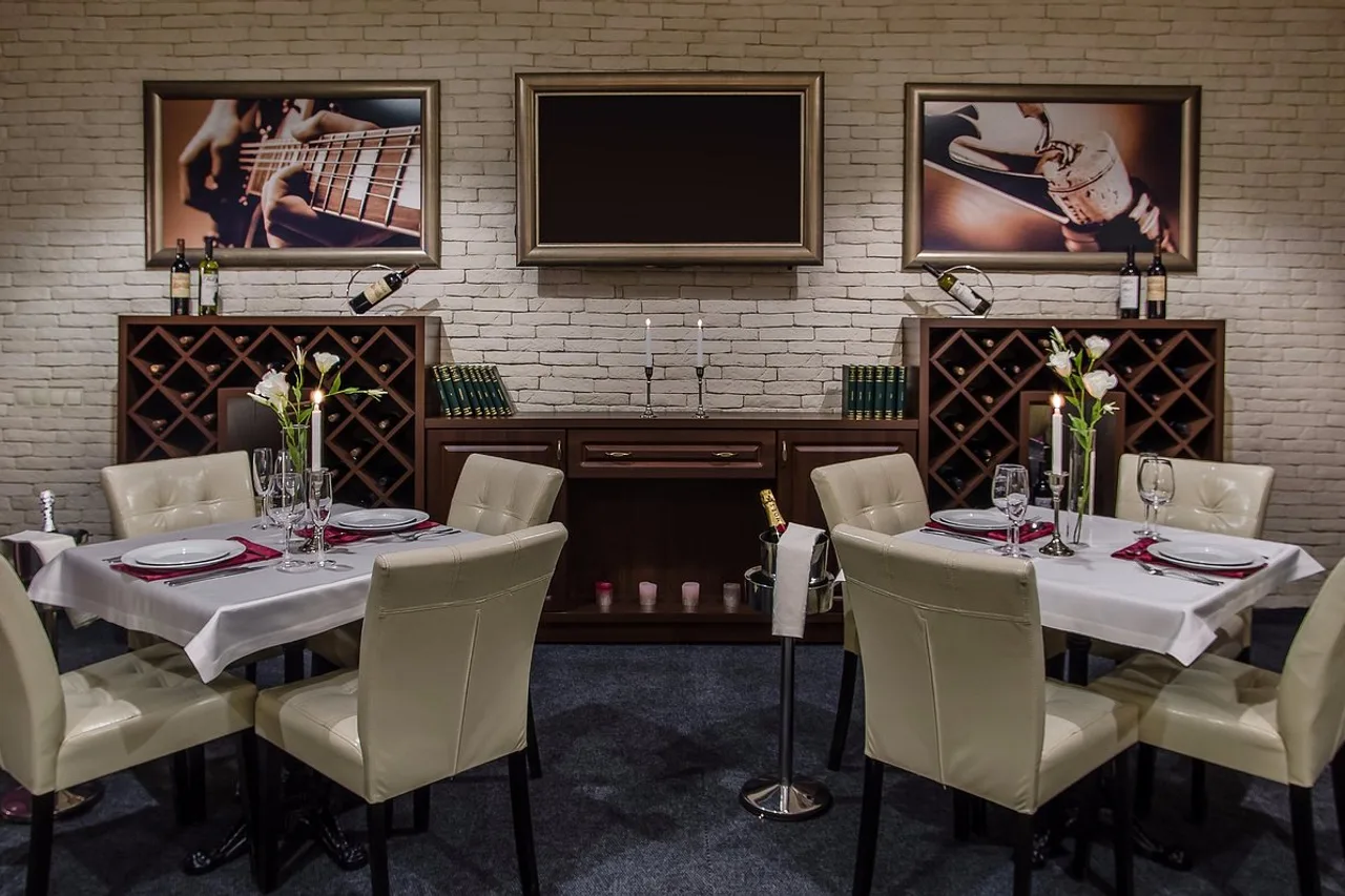Best Western Plus Flowers Hotel — rooms and atmosphere