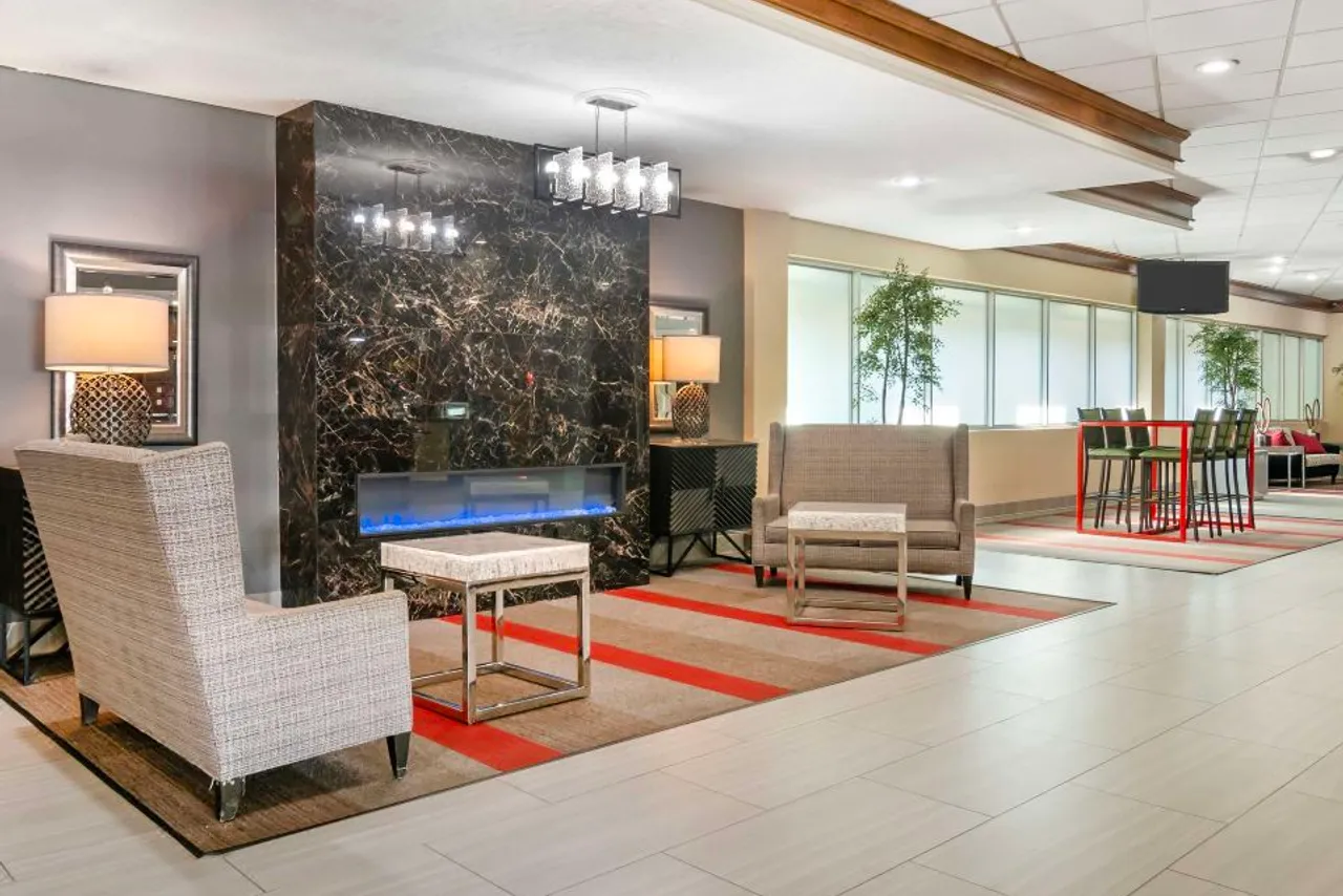 Best Western Plus Kansas City Sports Complex Hotel — rooms and atmosphere