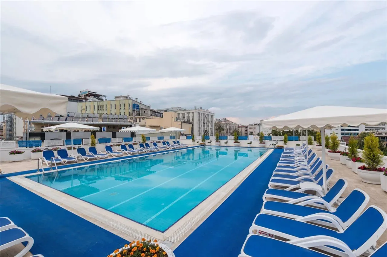 Best Western Plus Khan Hotel — rooms and atmosphere