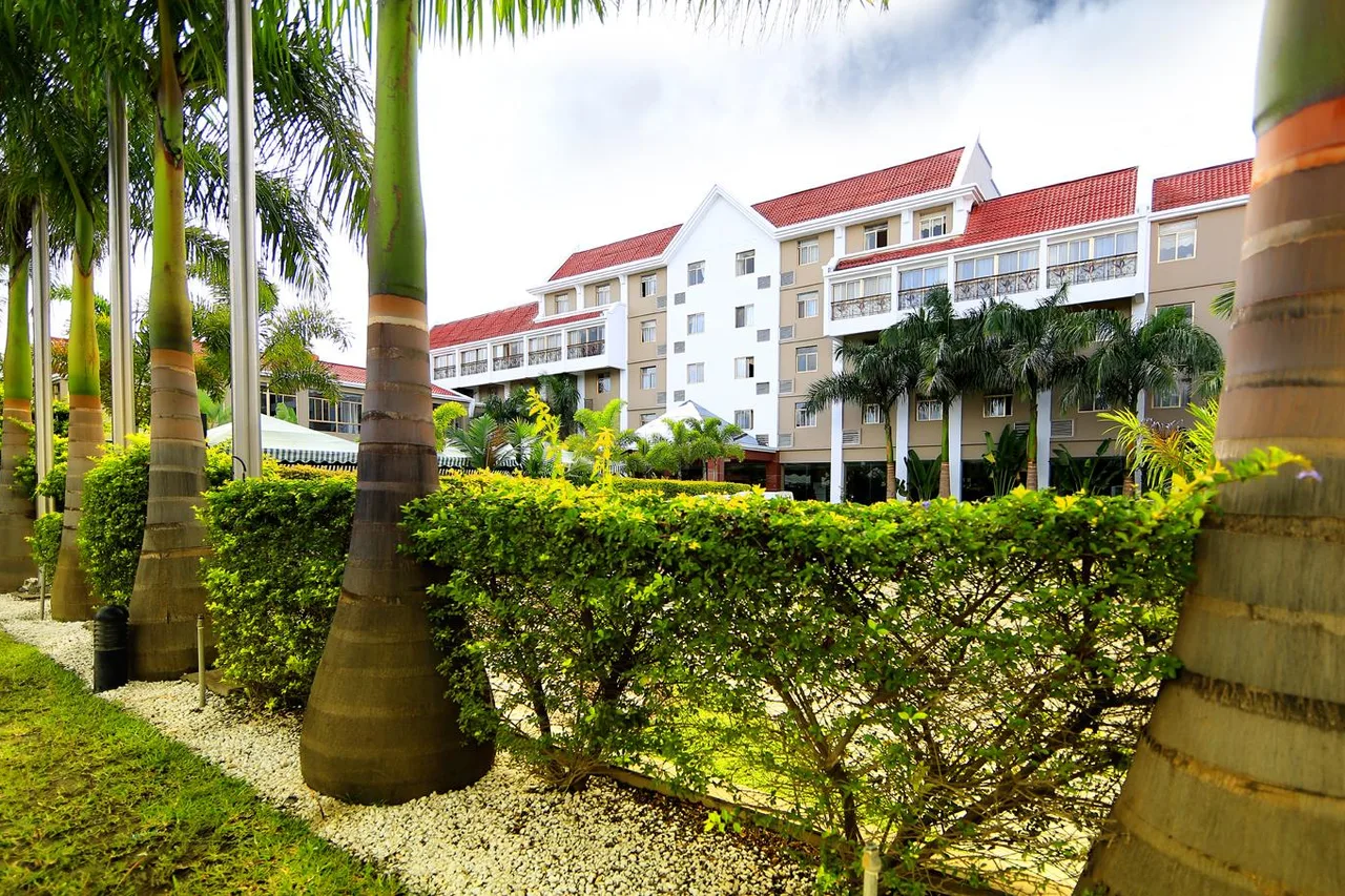 Best Western Plus Lusaka Grand Hotel — rooms and atmosphere