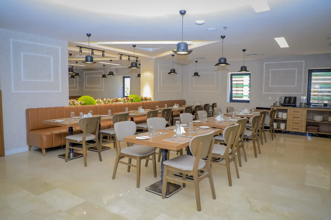 Best Western Premier DJ Hotel — rooms and atmosphere