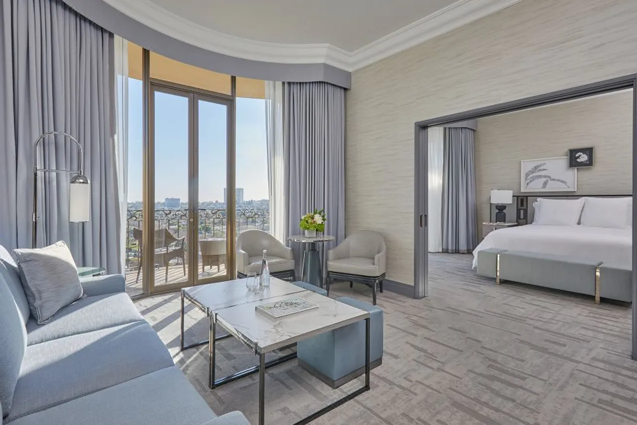 Beverly Wilshire, A Four Seasons Hotel — rooms and atmosphere