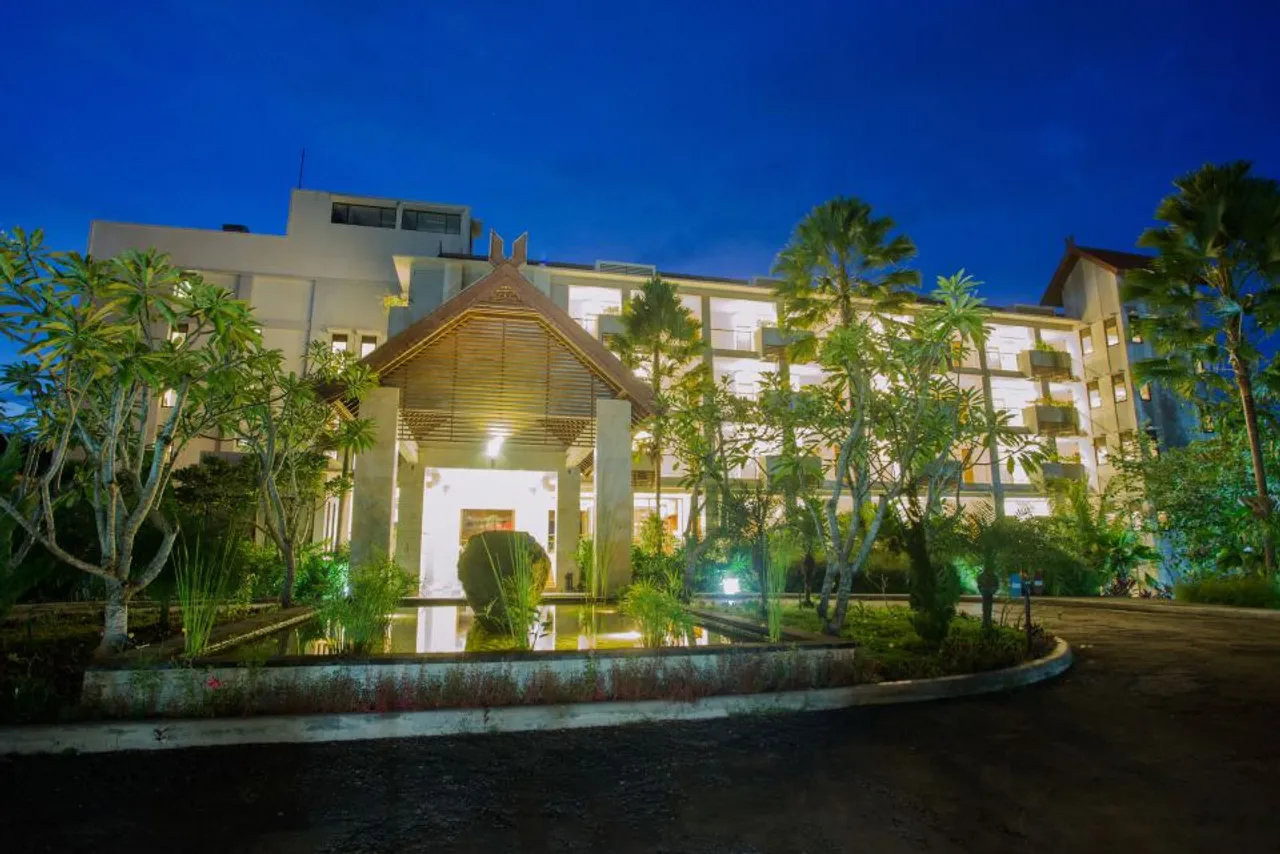 Bintang Flores Hotel — rooms and atmosphere