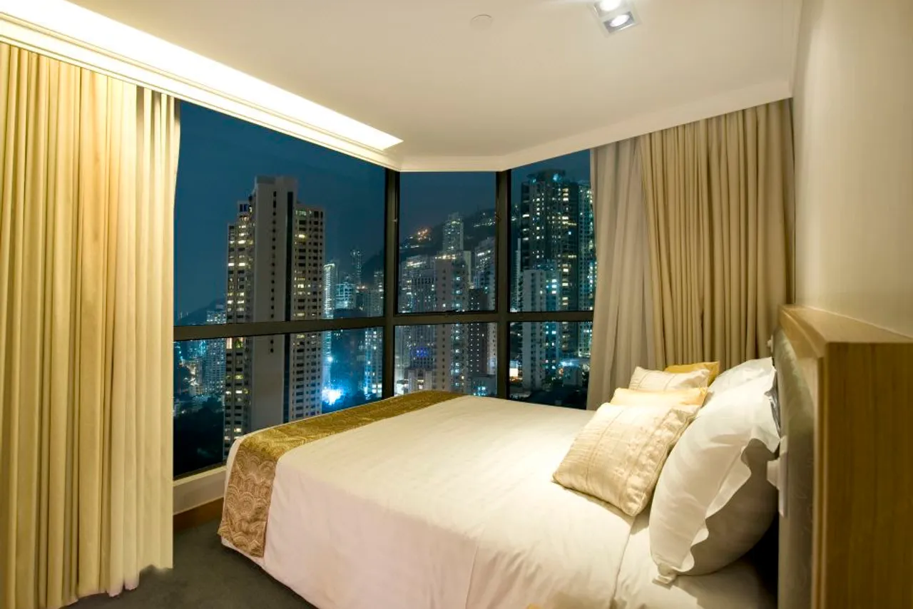 Bishop Lei International House — rooms and atmosphere