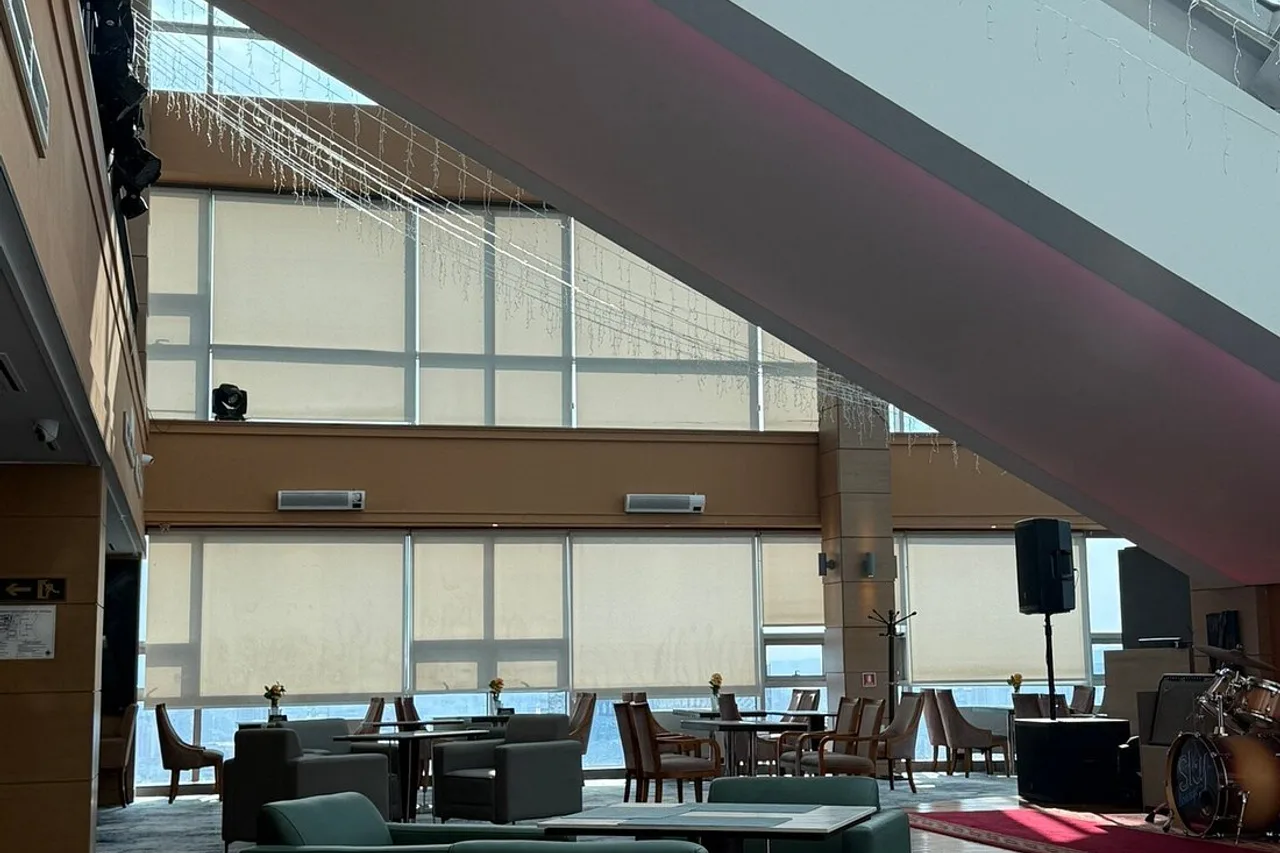 The Blue Sky Hotel &amp; Tower — rooms and atmosphere