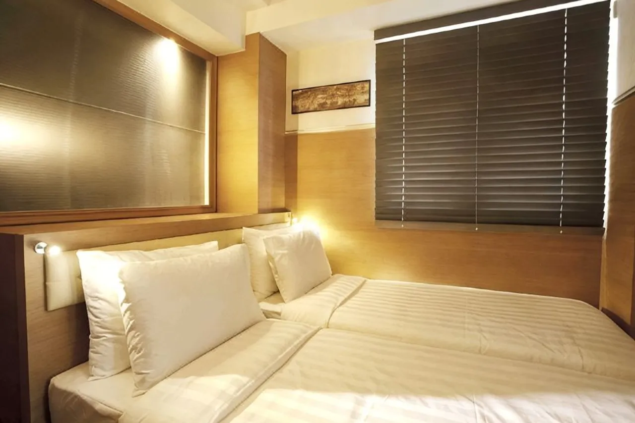 Bluejay Residences Ap Lei Chau — rooms and atmosphere