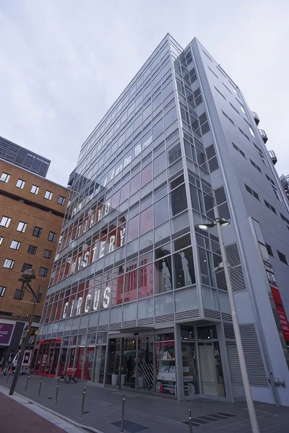 Book and Bed Tokyo Shinjuku — rooms and atmosphere