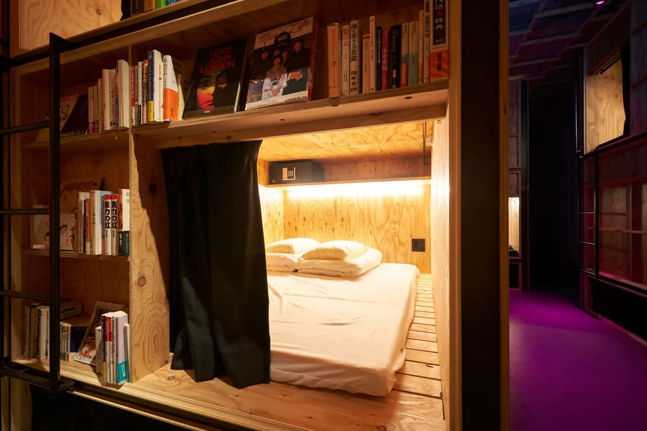 Book and Bed Tokyo Shinjuku — rooms and atmosphere