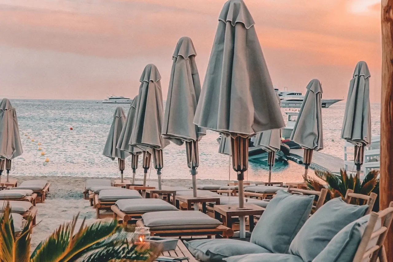 Branco Mykonos — rooms and atmosphere