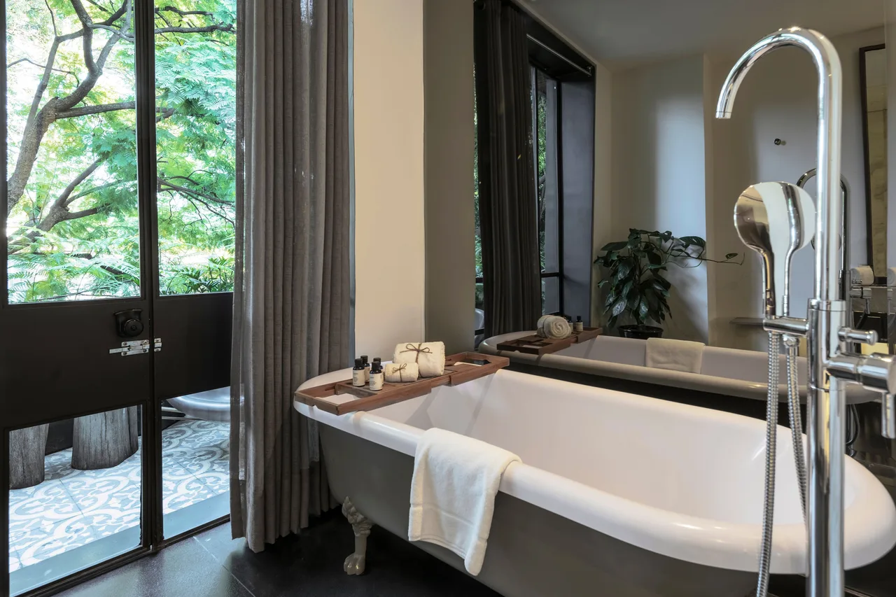 Brick Hotel Mexico City — rooms and atmosphere