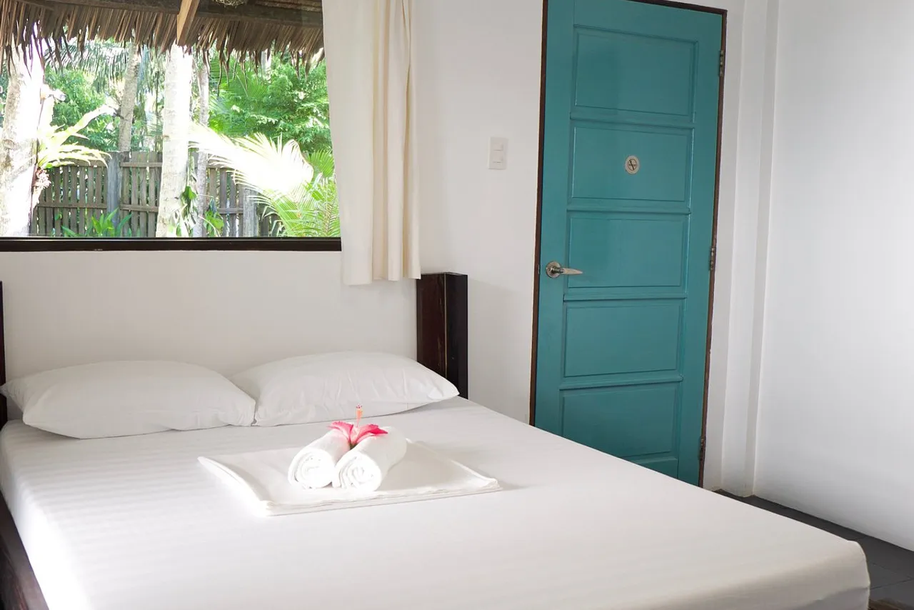 Buddha Resort (Buddha's Surf Resort) — rooms and atmosphere