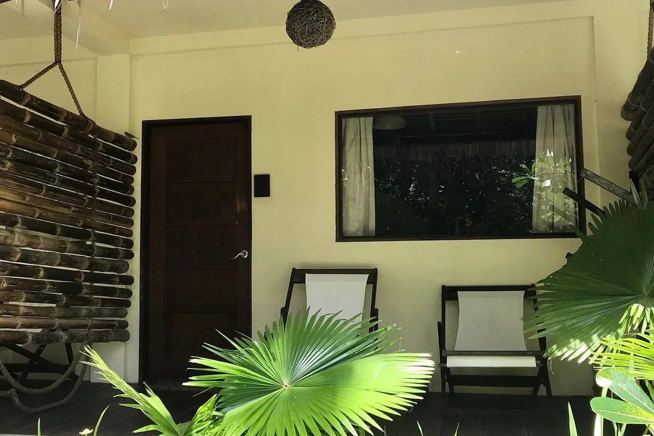 Buddha Resort (Buddha's Surf Resort) — rooms and atmosphere