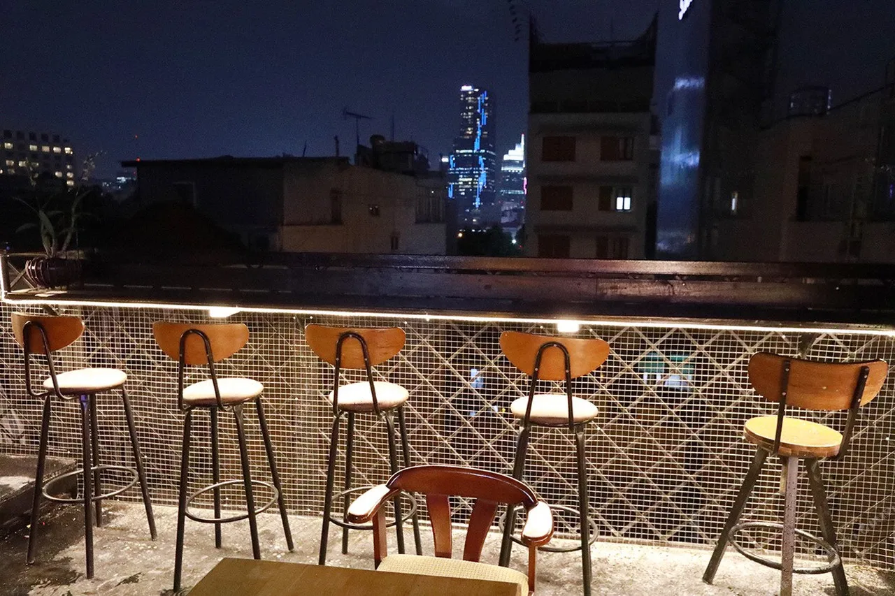 Bui Vien Street Hostel — rooms and atmosphere