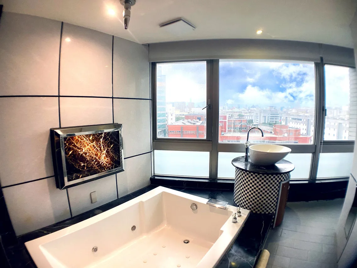 Burgary Hotel — rooms and atmosphere