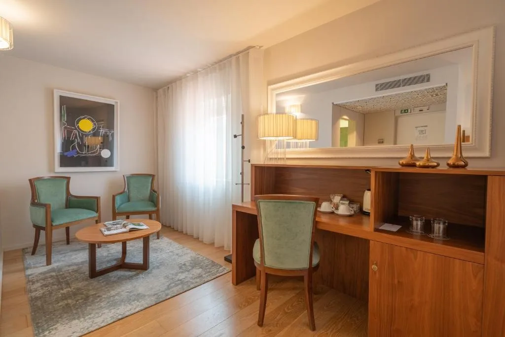 Burgus Tribute & Design Hotel — ภาพห้องพักและบรรยากาศ
