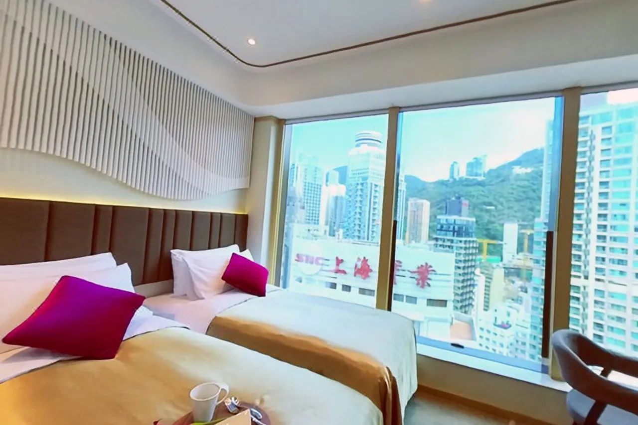 Burlington Hotel — rooms and atmosphere