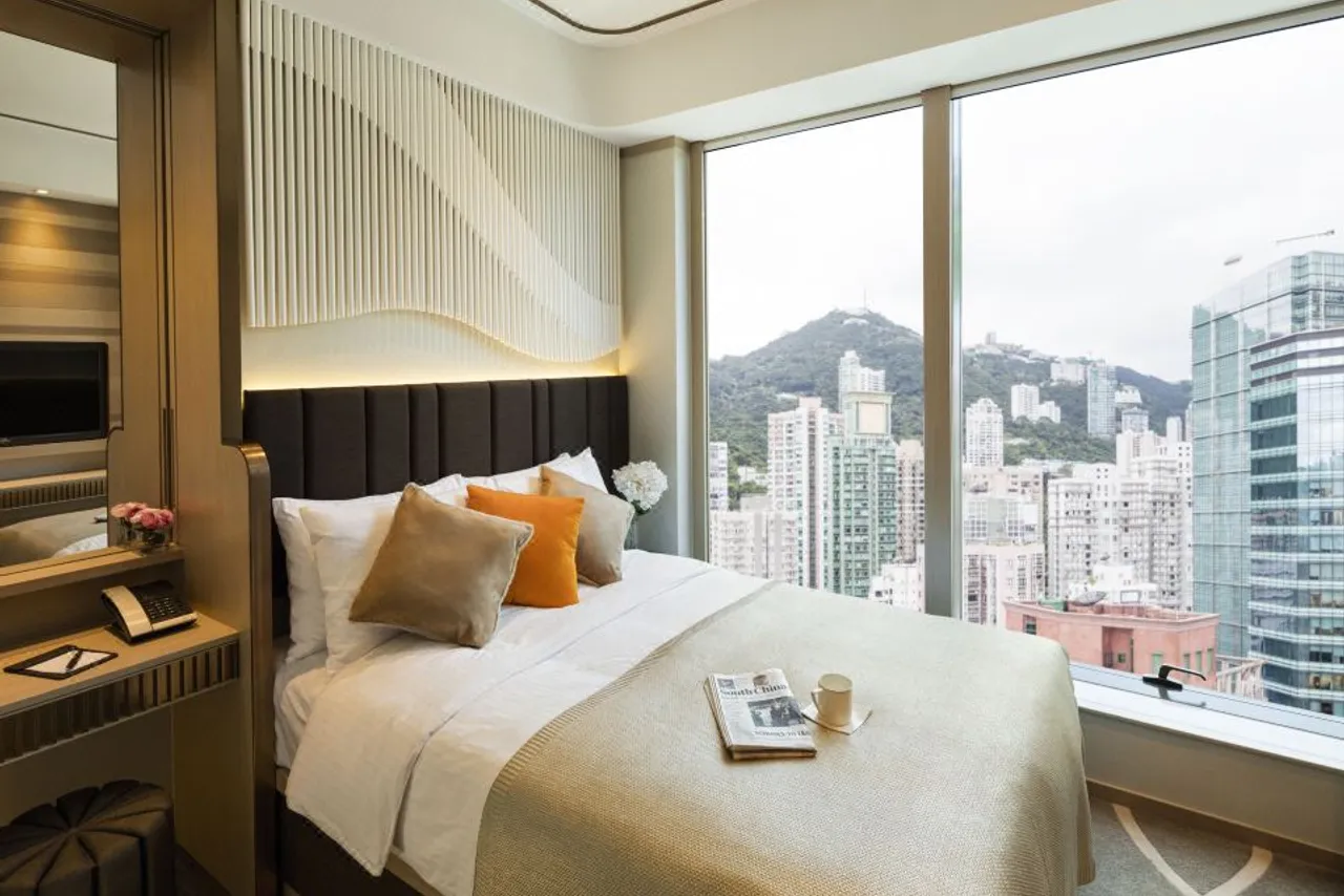 Burlington Hotel — rooms and atmosphere