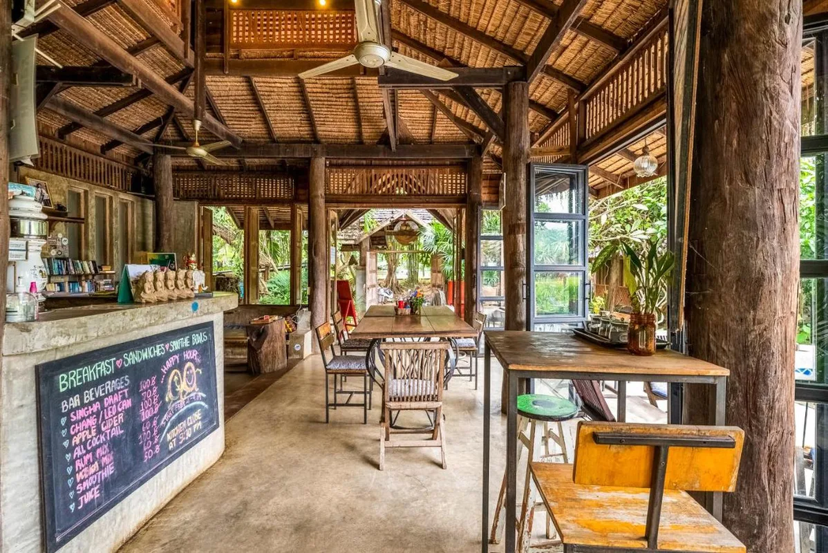 Buzzas @ Pai Chan — ปาย