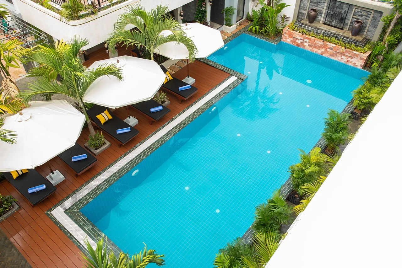 Cambana La Riviere Boutique — rooms and atmosphere