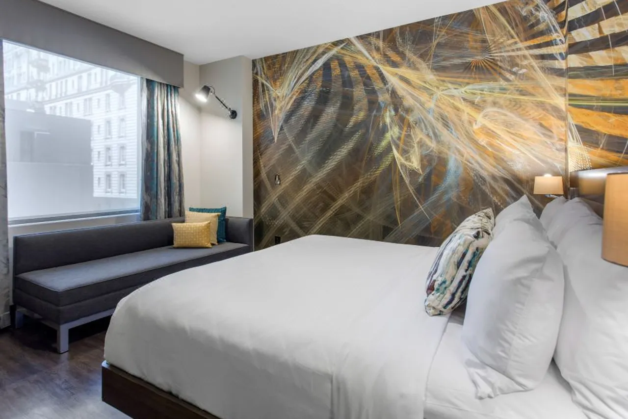 Cambria Hotel Philadelphia Downtown Center City — rooms and atmosphere