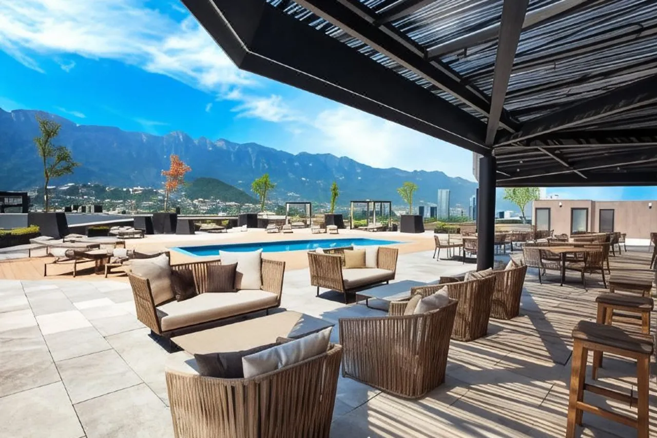 Camino Real Fashion Drive Monterrey — rooms and atmosphere