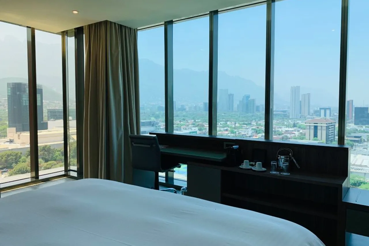 Camino Real Fashion Drive Monterrey — rooms and atmosphere