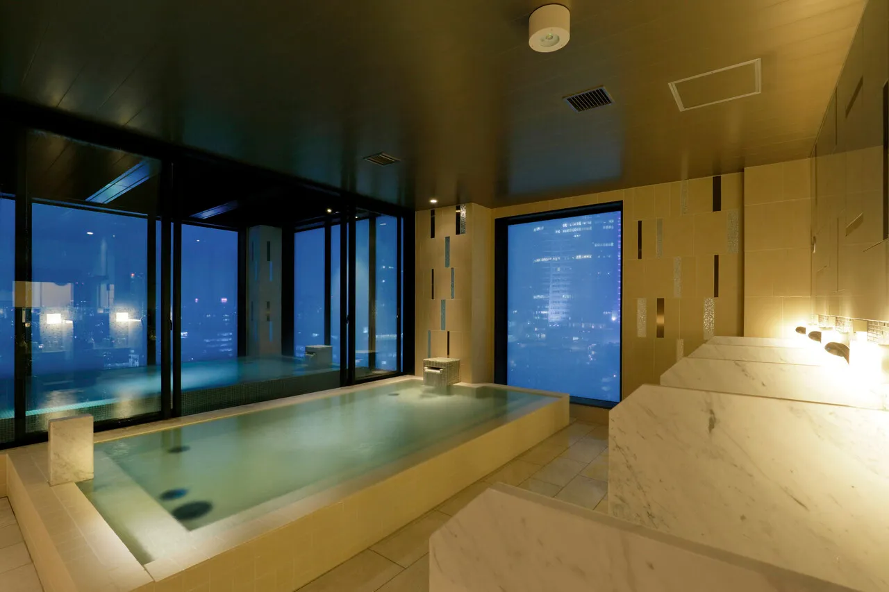 Candeo Hotels Tokyo Roppongi — rooms and atmosphere