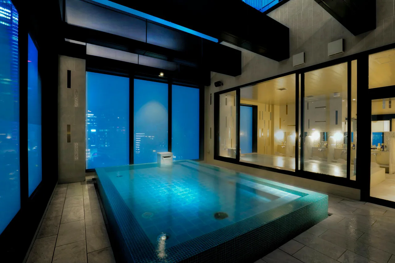 Candeo Hotels Tokyo Roppongi — rooms and atmosphere