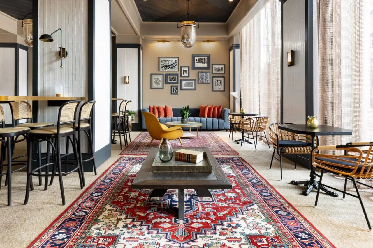 The Candler Hotel Atlanta, Curio Collection by Hilton — rooms and atmosphere