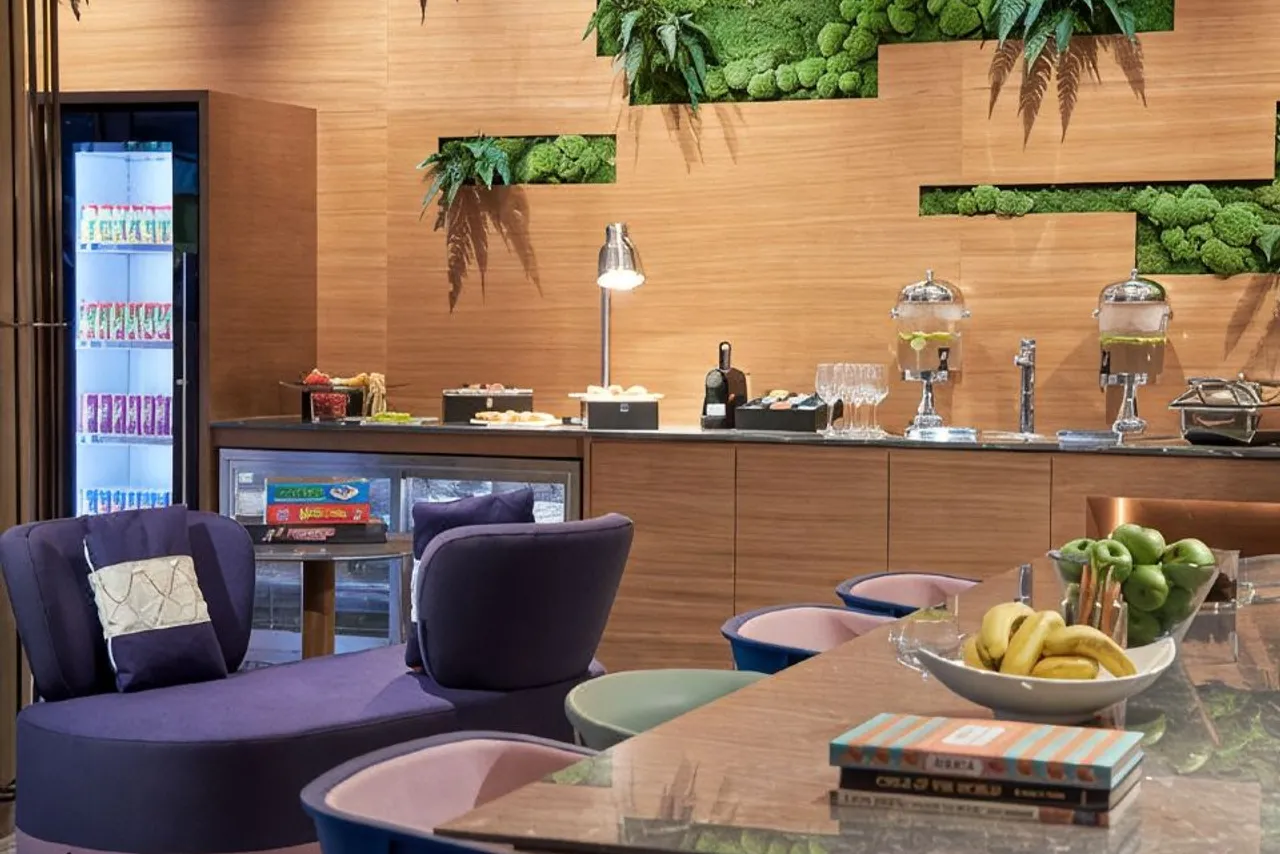 Capri by Fraser China Square, Singapore — rooms and atmosphere